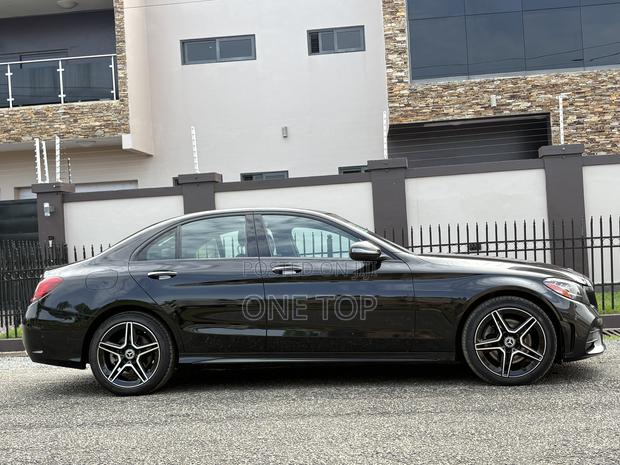 Mercedes-Benz C300 2021 Black