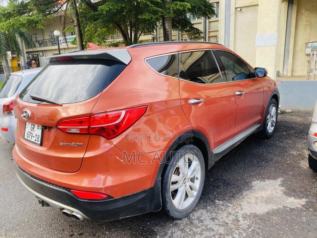 Hyundai Santa Fe 2014 Orange