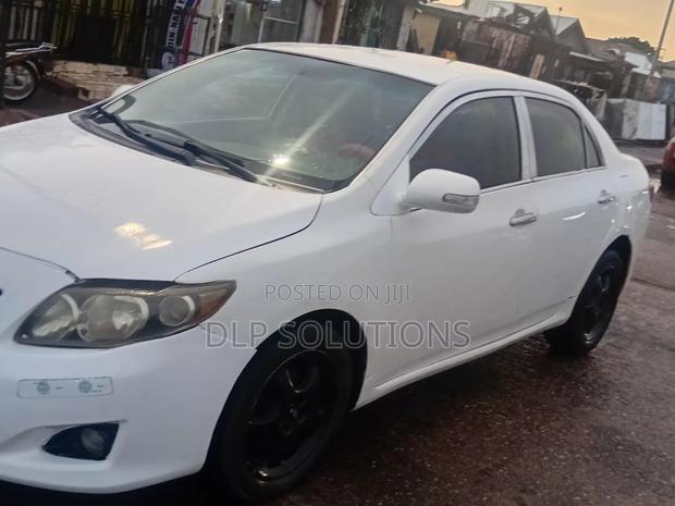Toyota Corolla LE 4dr Sedan (1.8L 4cyl 4A) 2010 White