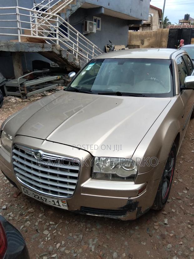 Chrysler 300C Base AWD 2010