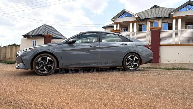 Hyundai Elantra 2023 Gray