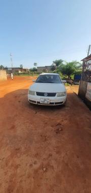 Volkswagen Passat 2002 White for sale