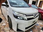 Toyota Voxy 2015 White for sale