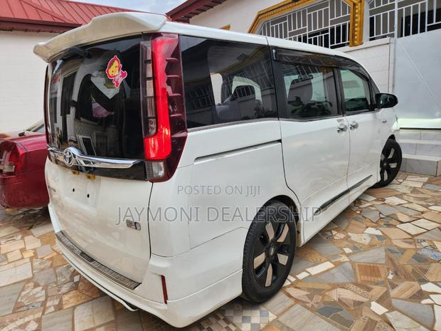 Toyota Voxy 2015 White