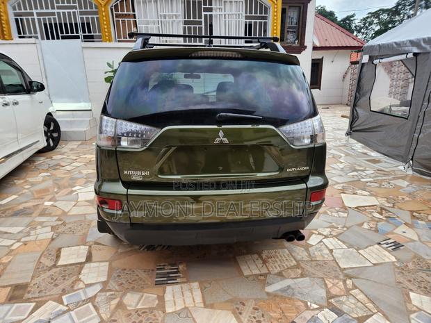 Mitsubishi Outlander 2017 Green