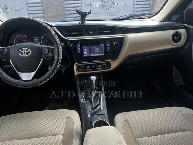 Toyota Corolla 2018 Blue