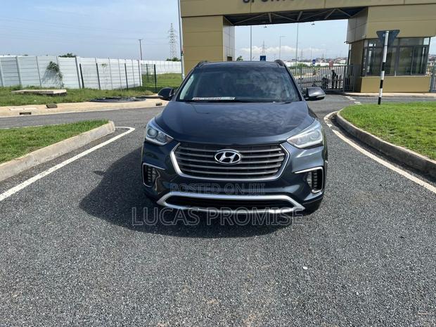 Hyundai Santa Fe SE FWD 2018 Gray