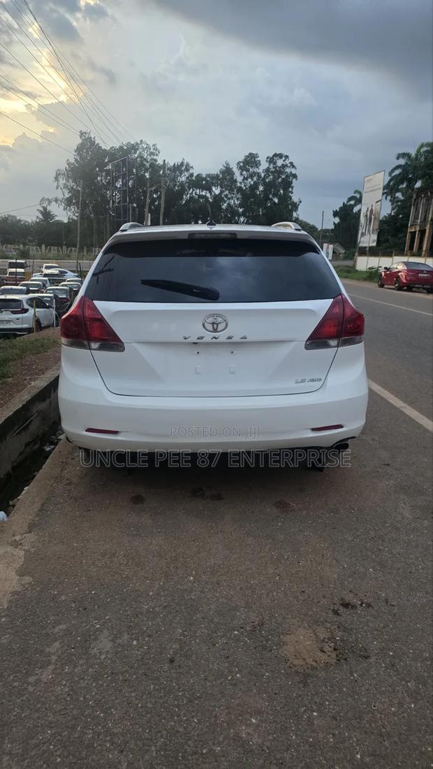 Toyota Venza LE 4dr Wagon AWD (2.7L 4cyl 6A) 2014 White