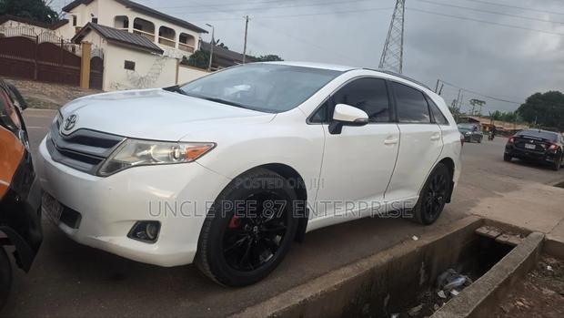 Toyota Venza LE 4dr Wagon AWD (2.7L 4cyl 6A) 2014 White