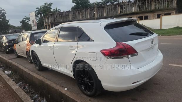 Toyota Venza LE 4dr Wagon AWD (2.7L 4cyl 6A) 2014 White