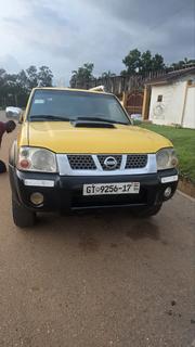 Nissan Hardbody 2017 Yellow for sale