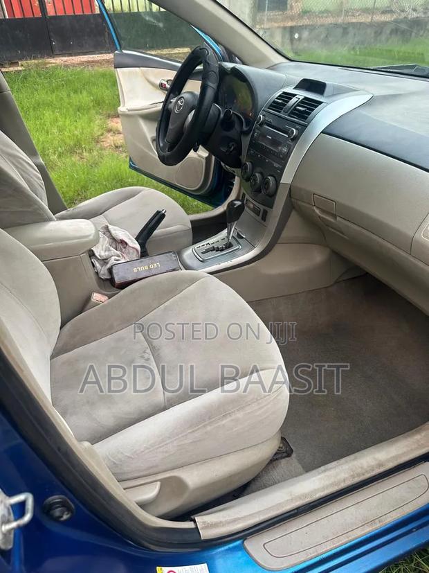 Toyota Corolla L 4dr Sedan (1.8L 4cyl 5M) 2013 Blue