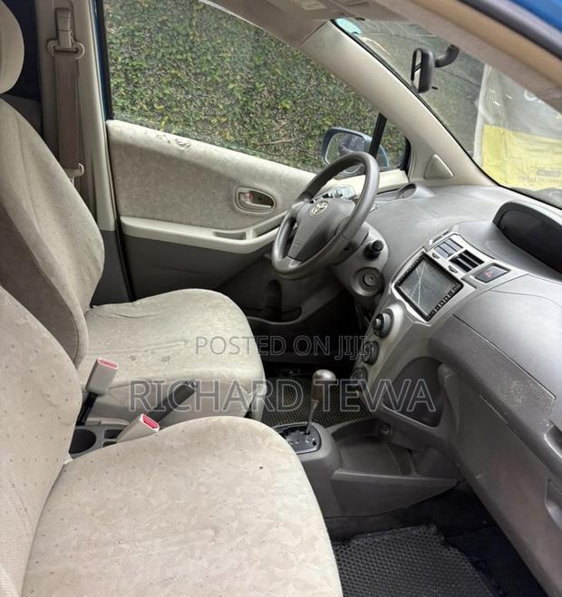 Toyota Vitz 1.3 AWD 5dr 2010 Blue