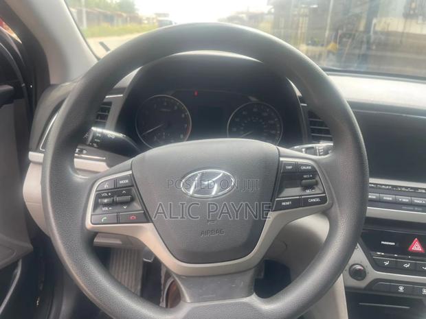 Hyundai Elantra Sport Sedan FWD (1.6L 4cyl 6M) 2017 Gray