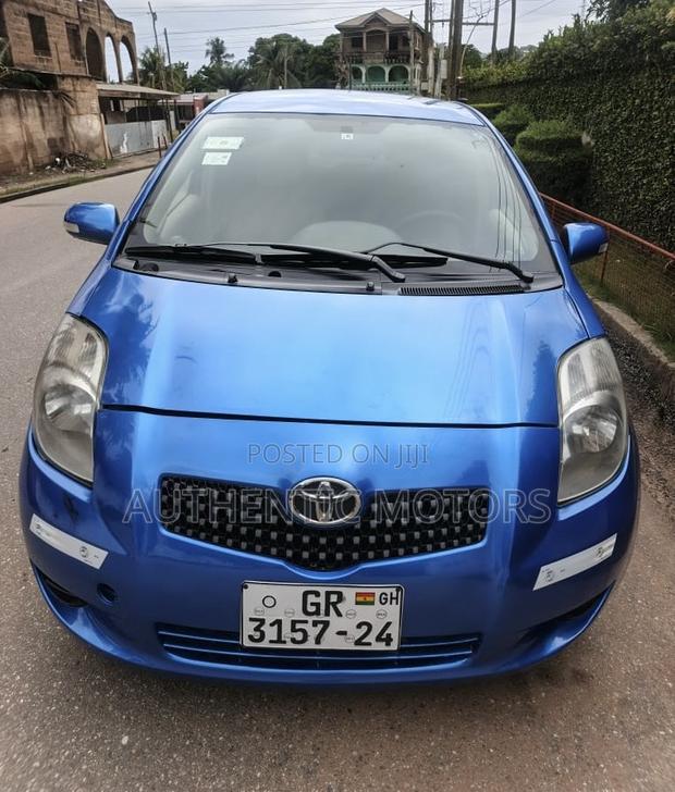 Toyota Vitz 2010 Blue