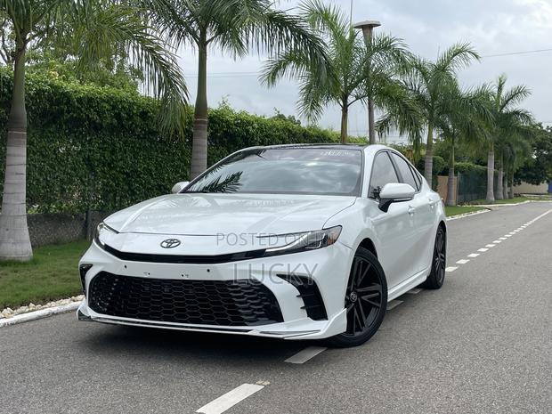 Toyota Camry XSE 2025 White