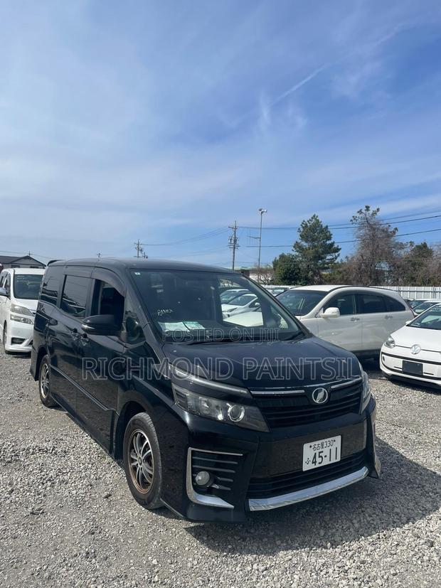 Toyota Voxy SV Premium 2014 Black