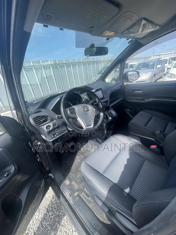 Toyota Voxy SV Premium 2014 Black