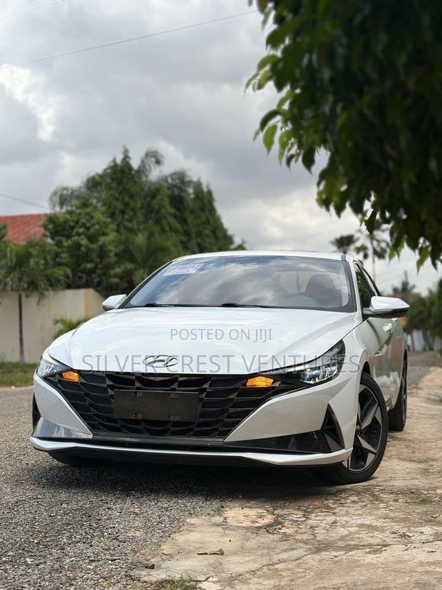 Hyundai Elantra SEL 2023 White