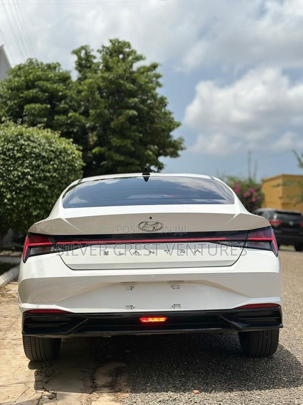 Hyundai Elantra SEL 2023 White