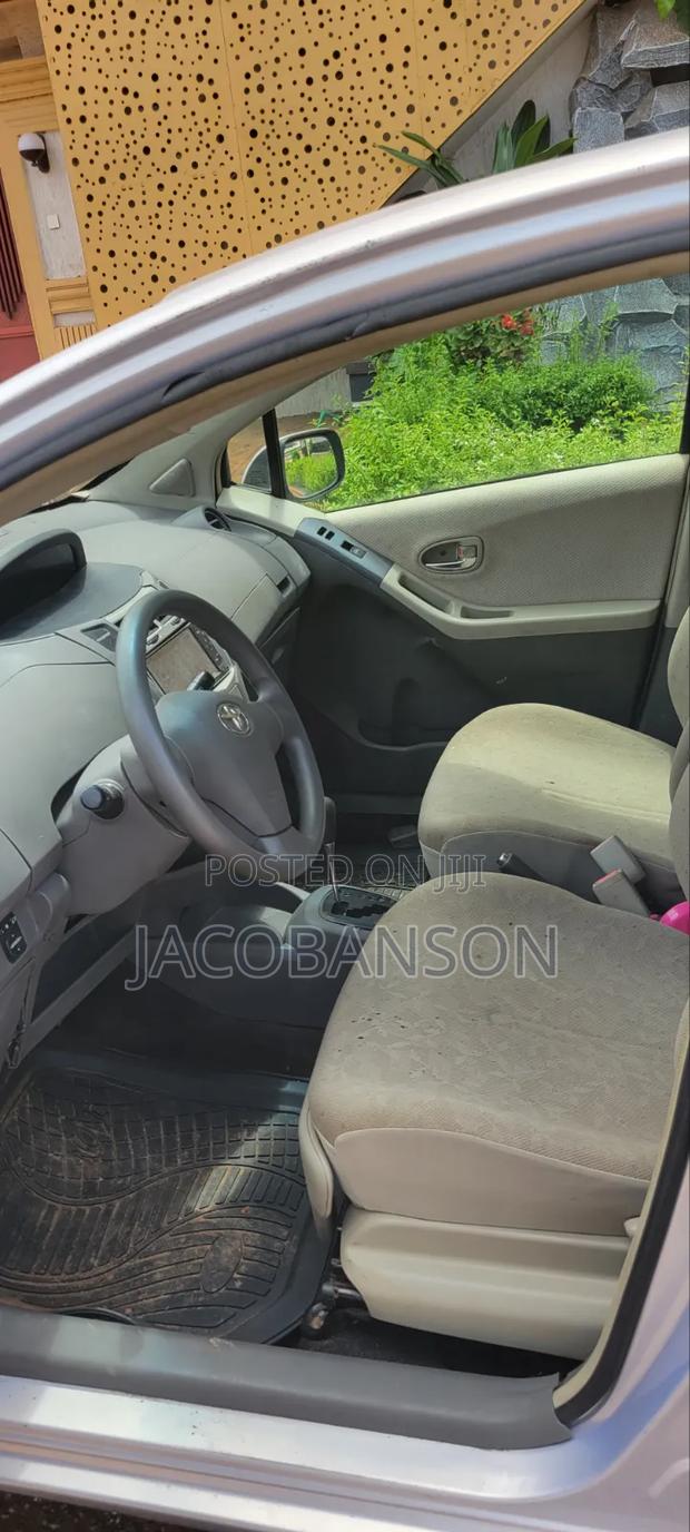 Toyota Vitz 1.3 AWD 5dr 2010 Silver