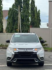 Mitsubishi Outlander SE AWC 2019 White for sale
