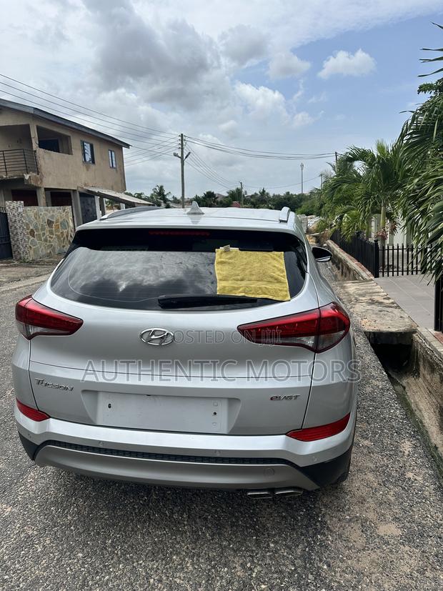 Hyundai Tucson 2018 Silver