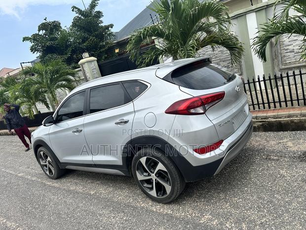 Hyundai Tucson 2018 Silver