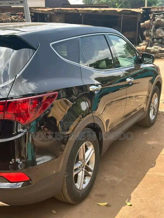 Hyundai Santa Fe 2017 Black