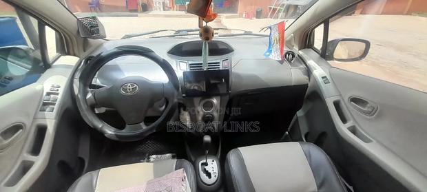 Toyota Vitz 1.0 FWD 3dr 2010 Silver