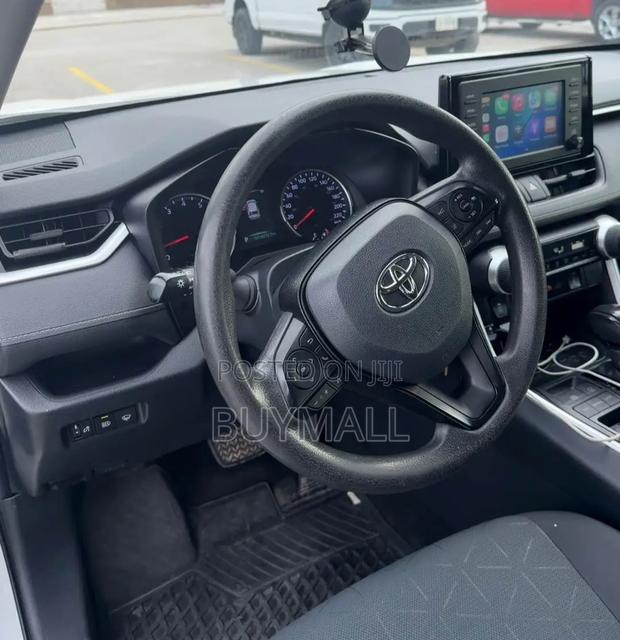 Toyota RAV4 2019 White