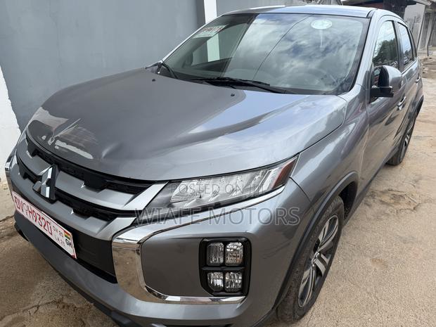 Mitsubishi Outlander 2021 Silver