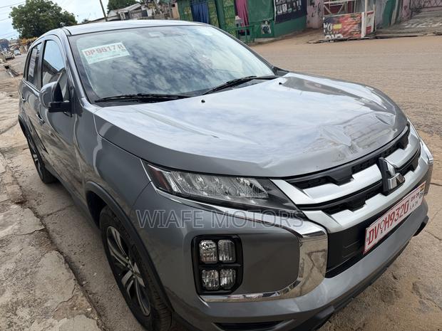 Mitsubishi Outlander 2021 Silver