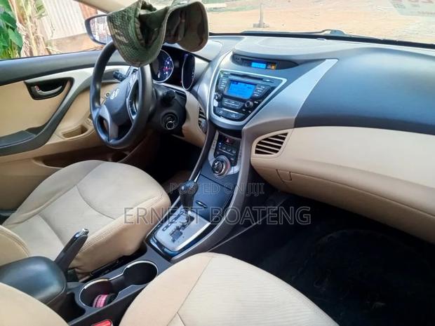 Hyundai Elantra Limited 4dr Sedan (1.8L 4cyl 6A) 2015 Gray