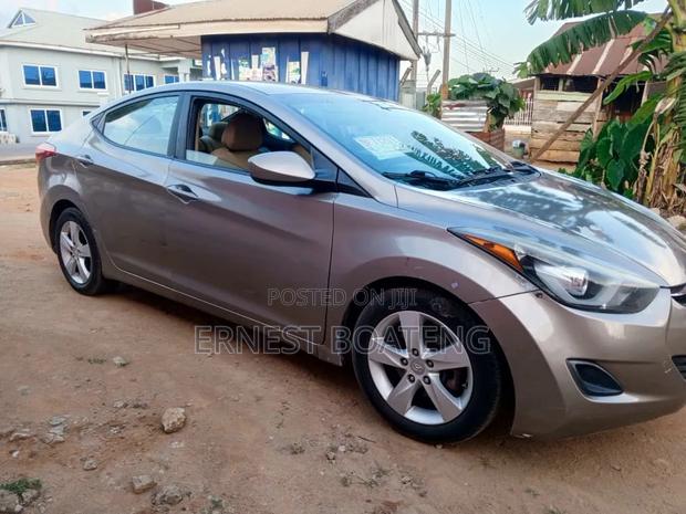 Hyundai Elantra Limited 4dr Sedan (1.8L 4cyl 6A) 2015 Gray