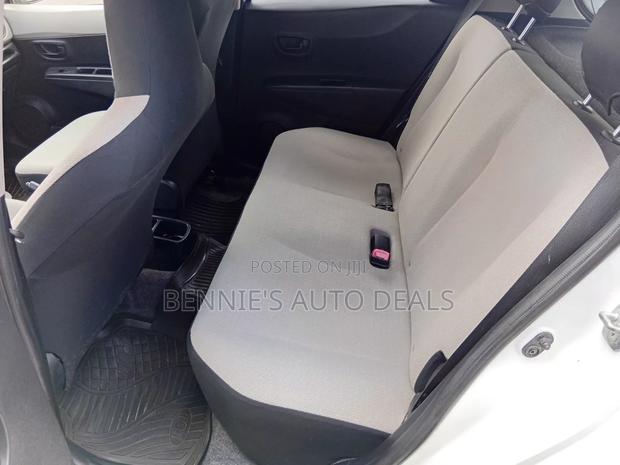 Toyota Vitz 2013 White
