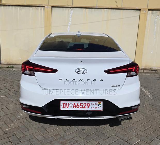 Hyundai Elantra Sport 2019 White