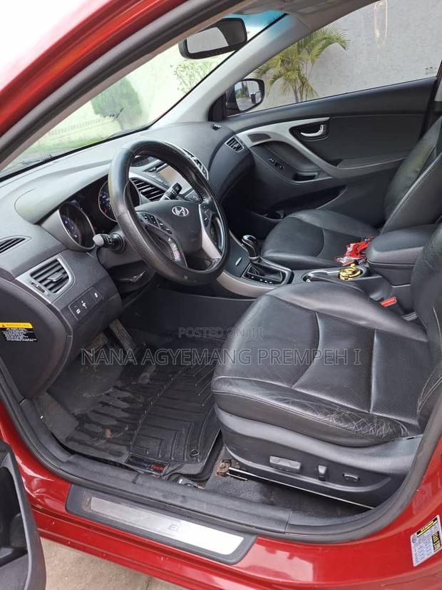 Hyundai Elantra SE Sedan FWD (1.8L 4cyl 6A) 2016 Red