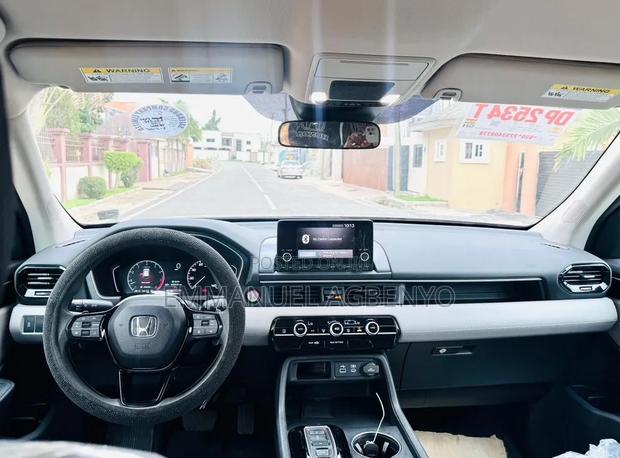 Honda Pilot EX-L 8 Passenger AWD 2023 Silver