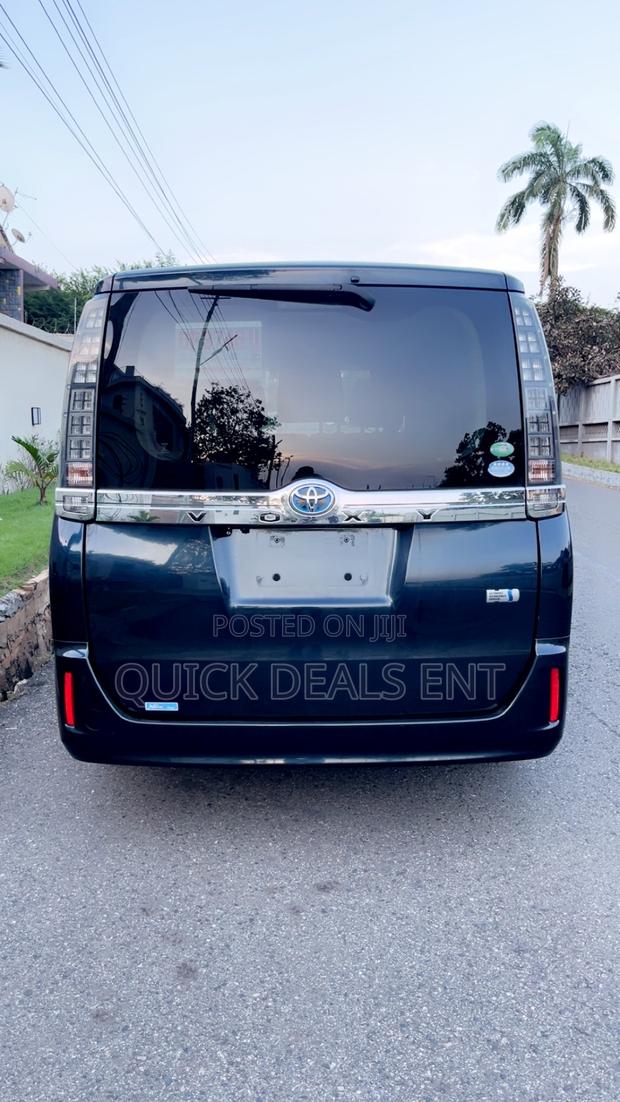 Toyota Voxy 2015 Black