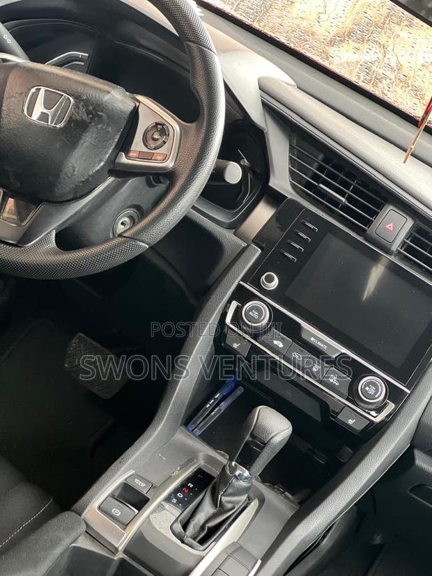 Honda Civic 2019 Red