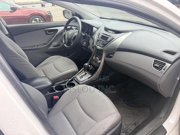 Hyundai Elantra Limited Sedan FWD (1.8L 4cyl 6A) 2013 White