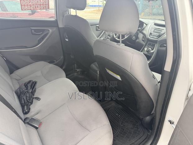 Hyundai Elantra Limited Sedan FWD (1.8L 4cyl 6A) 2013 White
