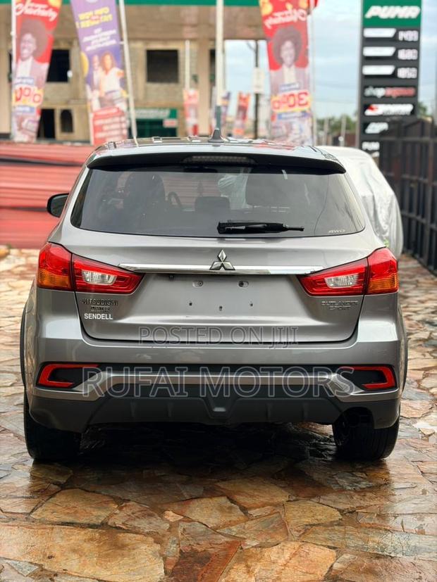 Mitsubishi Outlander Sport LE 2.0 2018 Gray