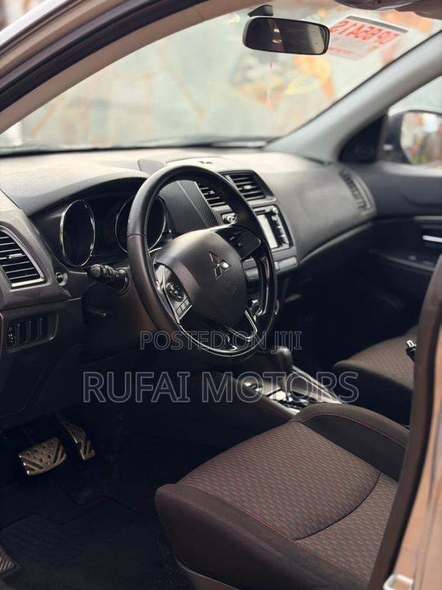 Mitsubishi Outlander Sport LE 2.0 2018 Gray