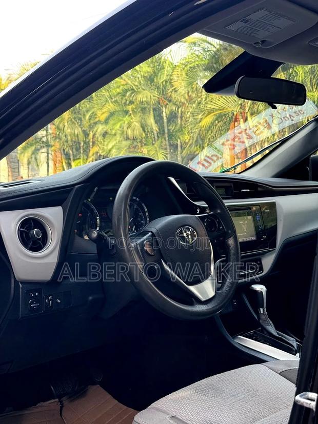 Toyota Corolla 2018 Black
