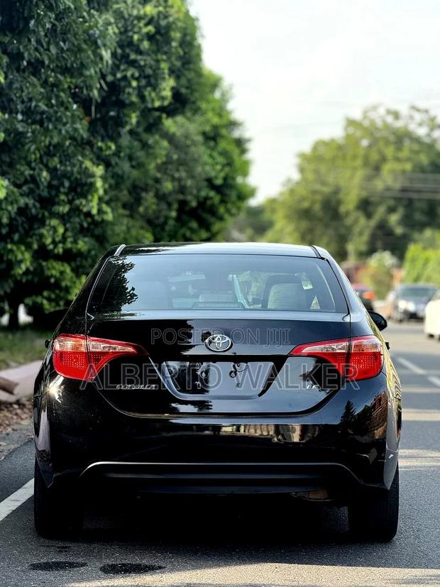 Toyota Corolla 2018 Black