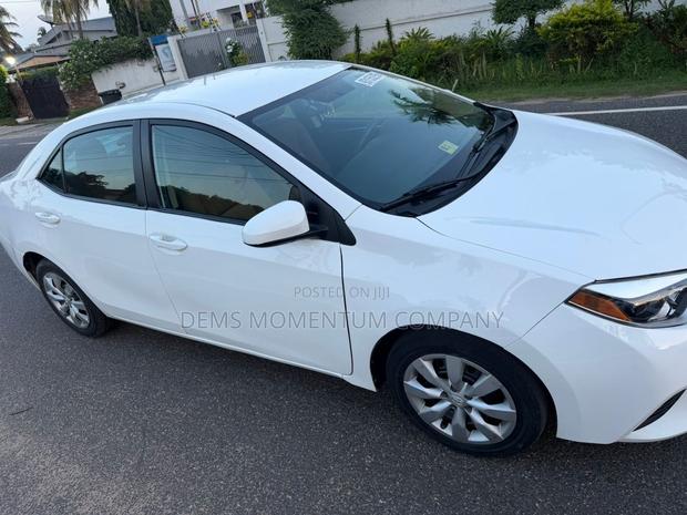 Toyota Corolla 2016 White