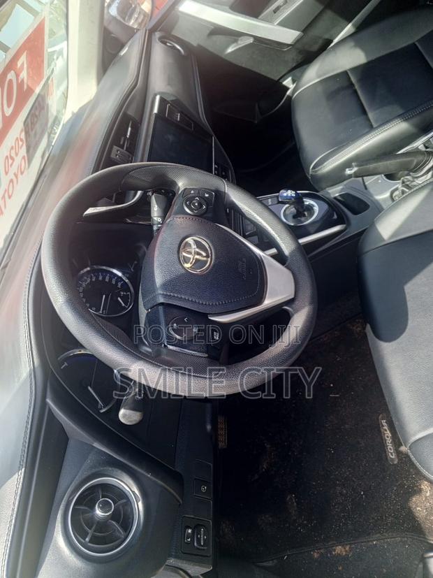 Toyota Corolla 2020 White