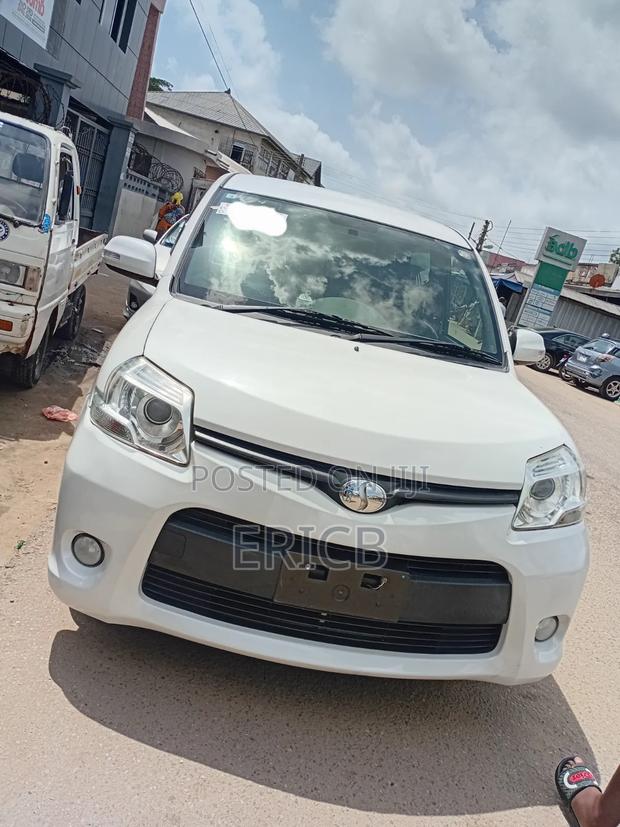 Toyota Sienta 2014 White